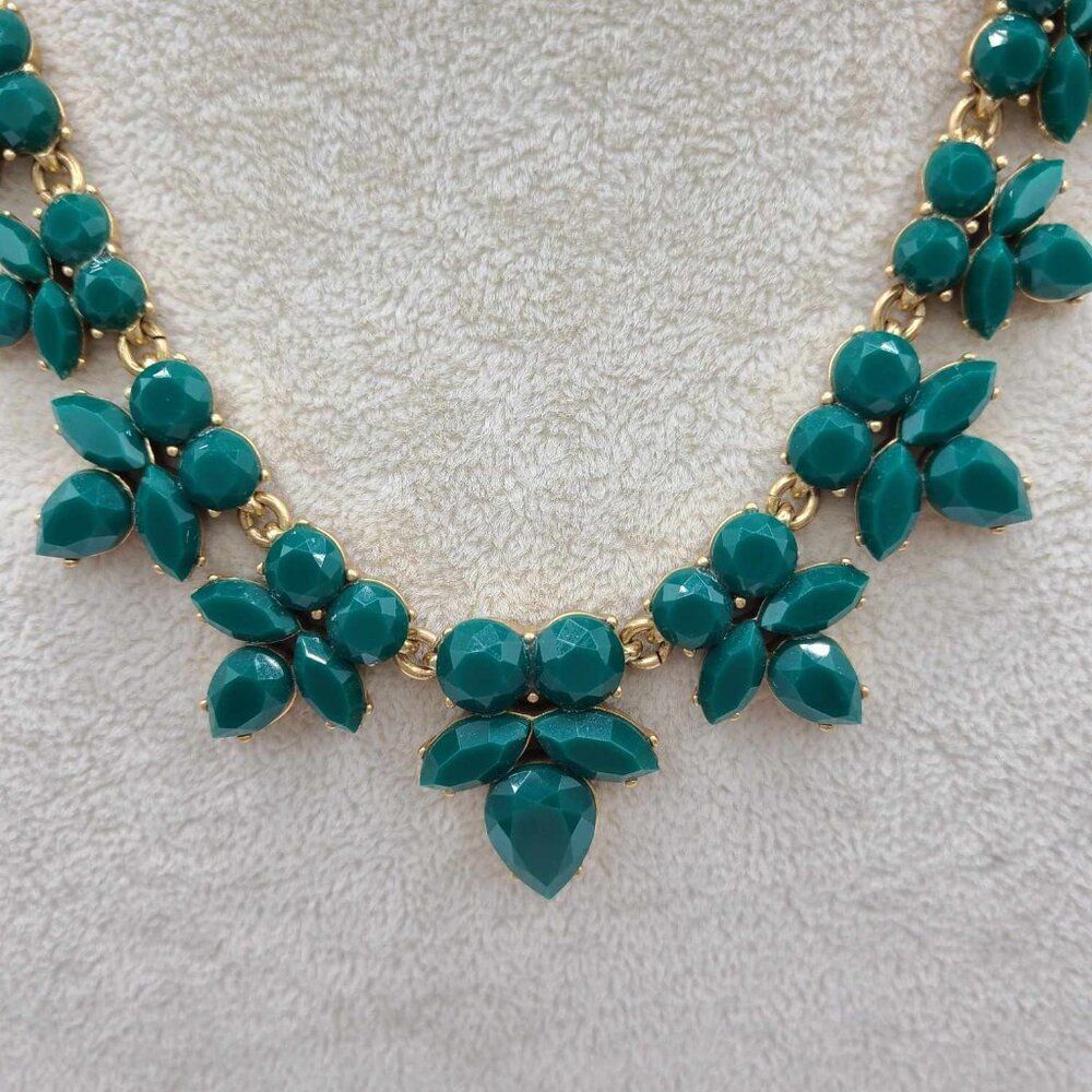 J Crew Green Resin Gold Tone Necklace NWOT! - Picture 10 of 10